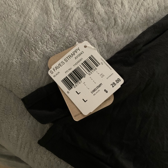 NWT Reebok Tank - Picture 3 of 3